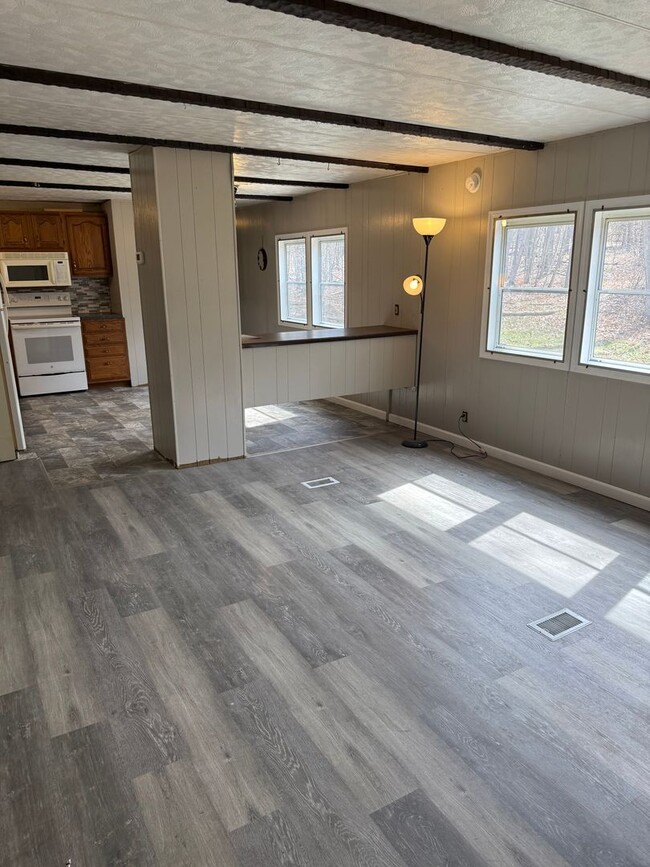 Foto del edificio - 14 Peach Orchard Rd