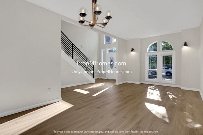 Foto del edificio - Updated Luxury Four Bedroom Home In Oregon...