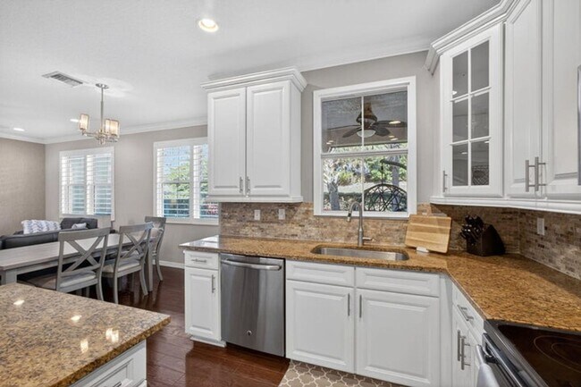 Foto del edificio - 4543 Mediterranean Cir