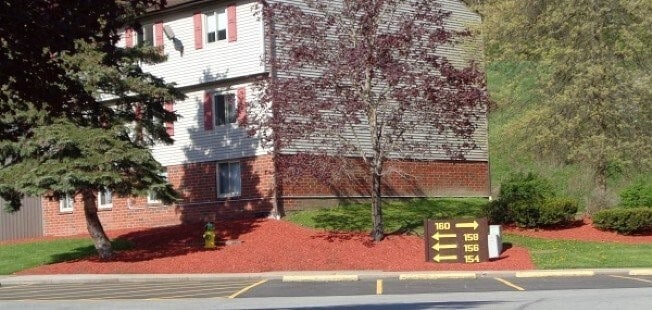 Foto principal - 152 Old Plank Rd