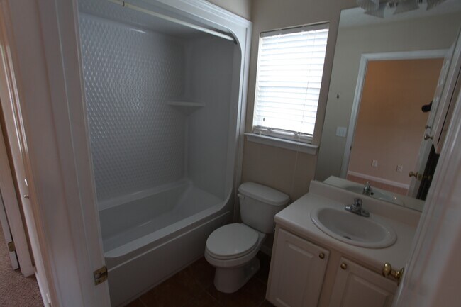 Foto del edificio - Available for Fall 2026!