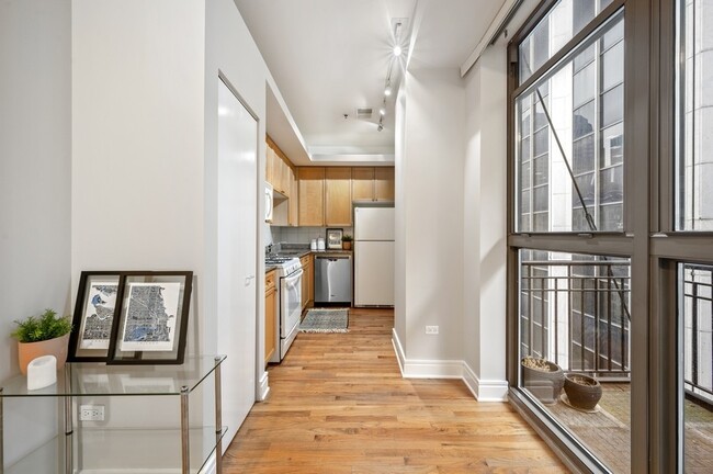 Foto del edificio - 212 W Washington St
