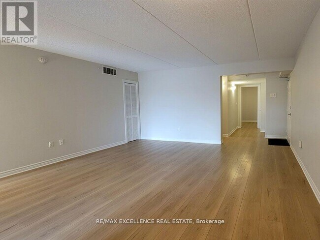 Photo du bâtiment - 1350 Main St E