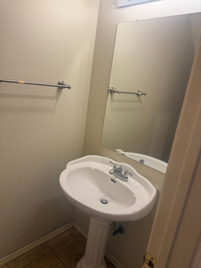 Building Photo - 4111 SW Shadowrock Pl
