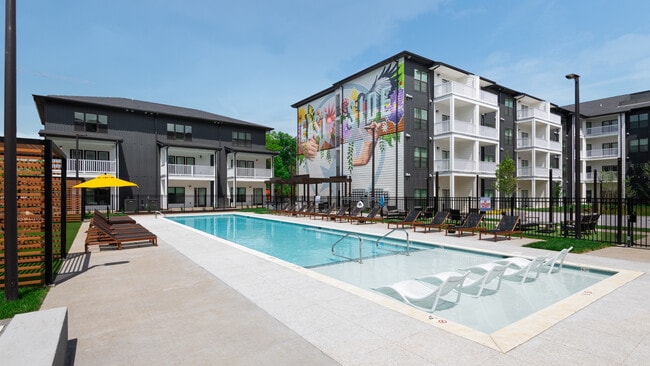 Building Photo - The Flats at Laurel & Pine