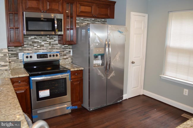 Foto del edificio - 4402 Birchtree Ln
