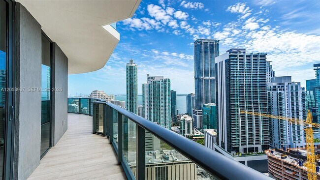 Foto del edificio - 45 SW 9th St
