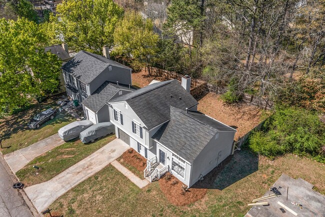 Building Photo - Remodeled Three Bedroom, Two Bath in Lithonia