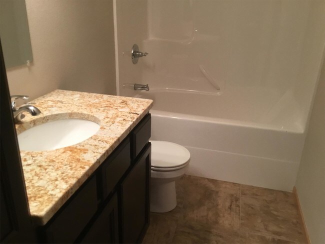 Foto del edificio - 2816 40th Ave SE