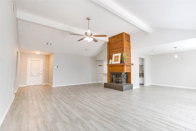 Building Photo - 128 N Deerfoot Cir