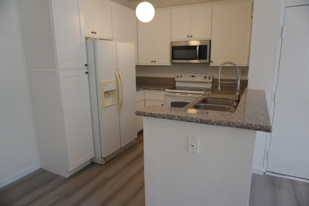 Foto principal - 27668 Haskell Canyon Rd