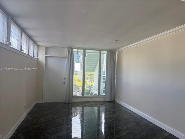 Building Photo - 1070 98th St