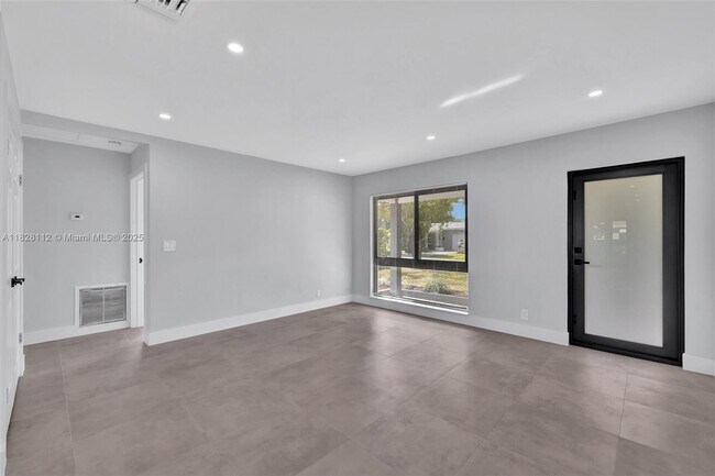 Foto del edificio - 4840 NE 5th Ave