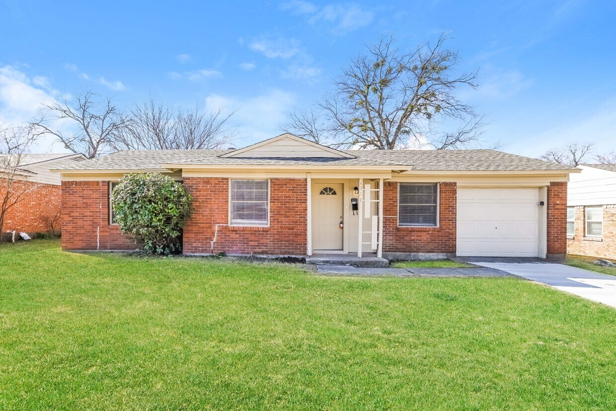 Primary Photo - 4311 Scottsdale Dr