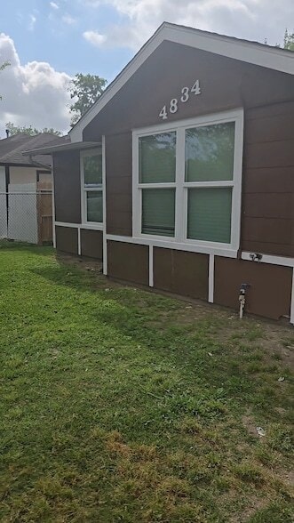 Building Photo - 4834 Clover St