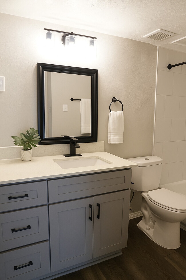 Building Photo - Donna Lynn Apartments