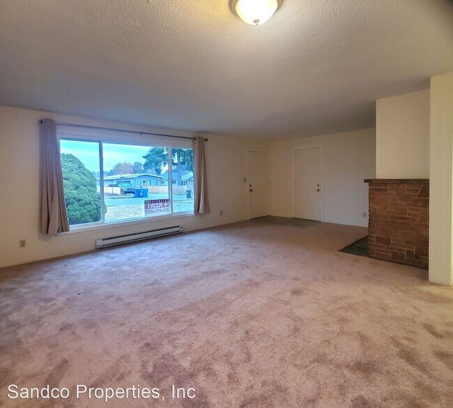 Foto del edificio - 3 br, 1 bath House - 230 E 61st Str