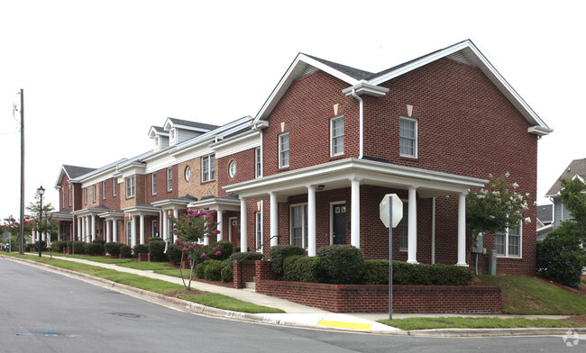 Building Photo - Havens at Willow Oaks