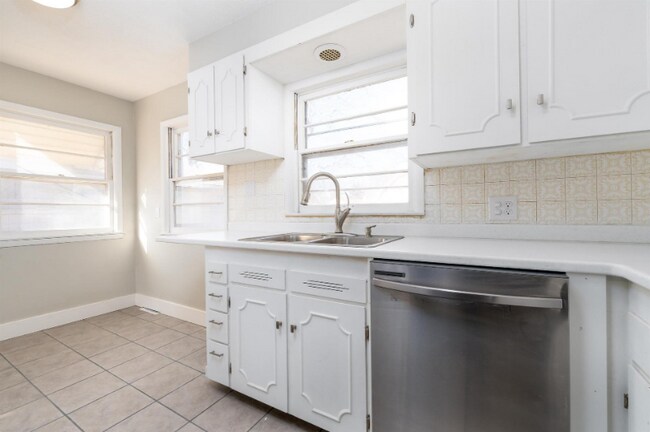 Foto del edificio - 7720 E Clay St