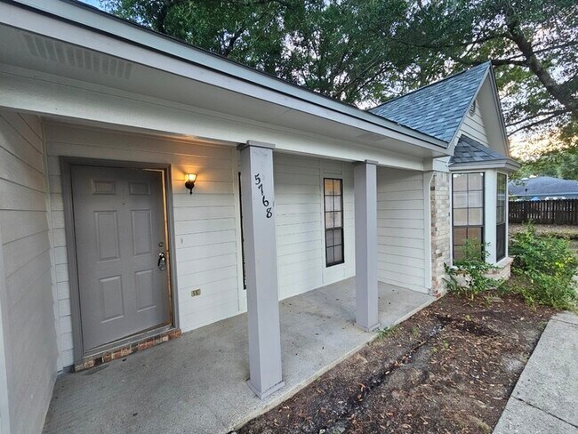 Building Photo - 5789 Hermosa Cir