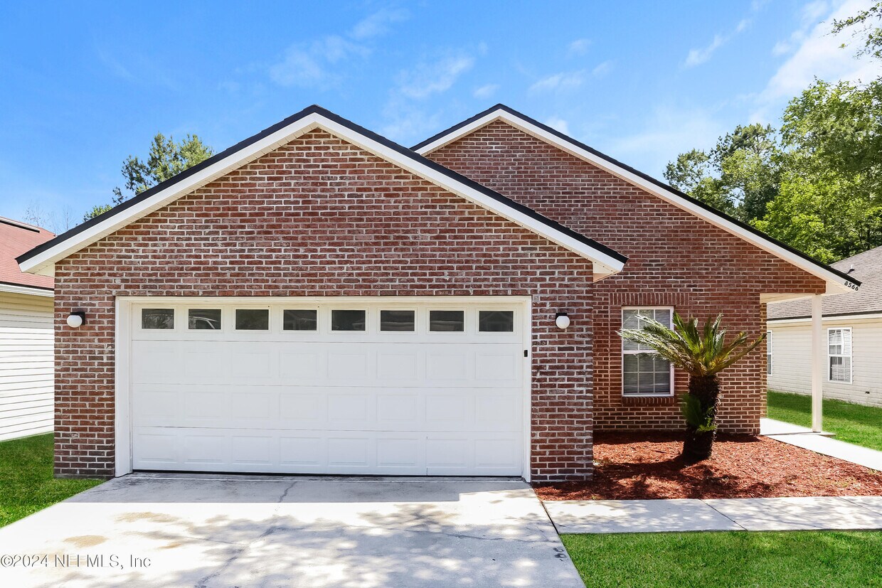 Foto principal - 8566 Maple St