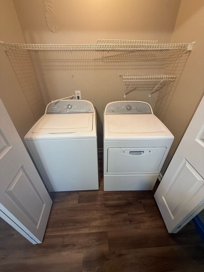 Foto del edificio - 2 Bed 2 Bath Home Near Cherry Park