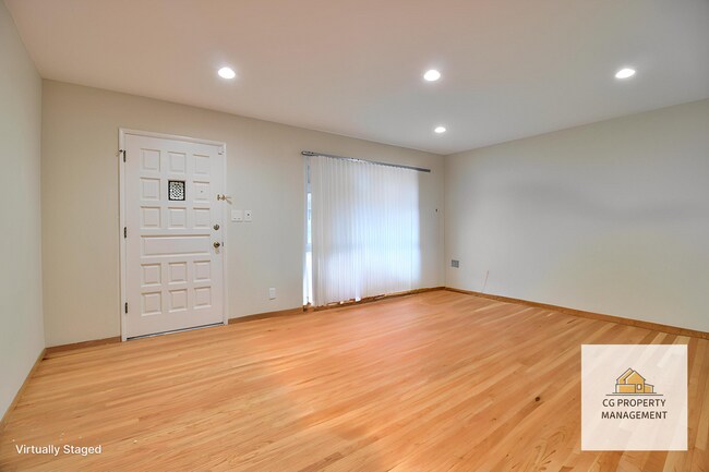 Building Photo - 5023 Country Ln