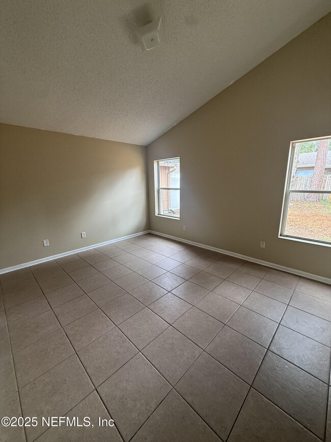 Building Photo - 9951 Somerset Grove Ln