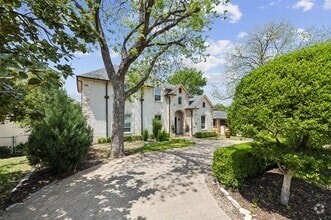 Building Photo - 8525 Briarwood Ln