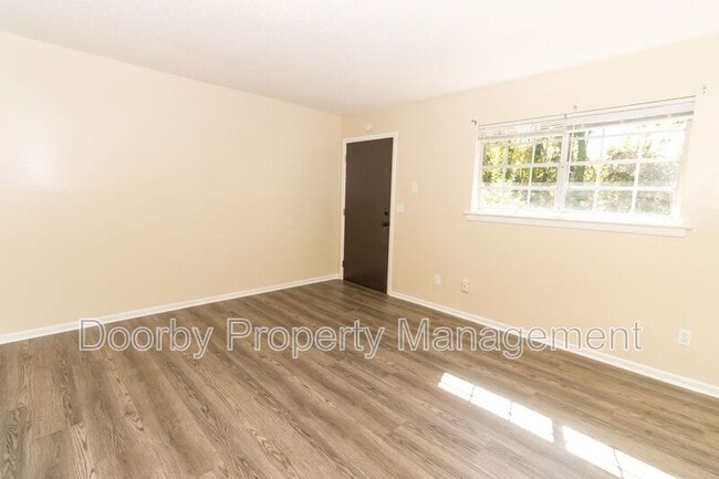 Foto del edificio - 2425 Ashmore Ave
