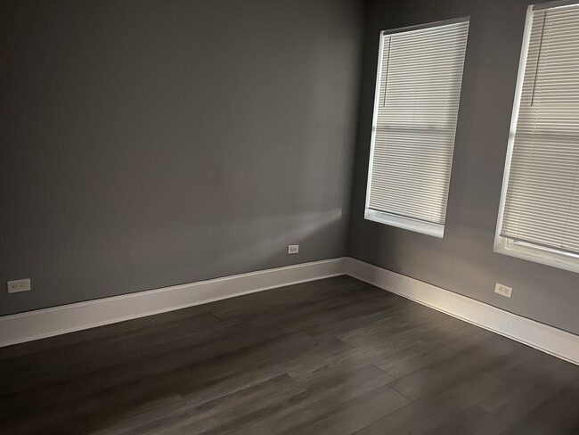 Foto del edificio - 2449 S Trumbull Ave