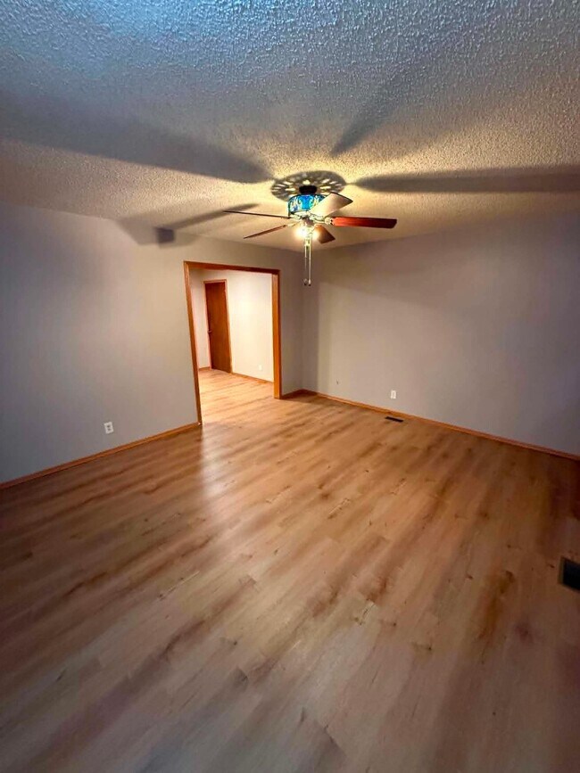 Foto del edificio - 208 N Marlen Ct