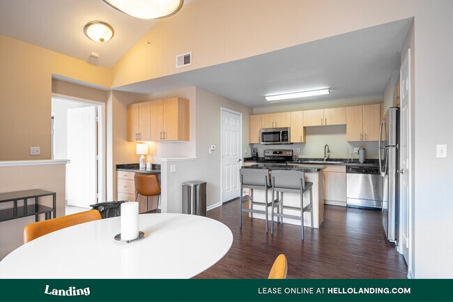 Foto del edificio - 10550 E Iowa Ave