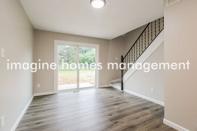 Building Photo - Convenient Location! 4 Bedroom Home in Cin...