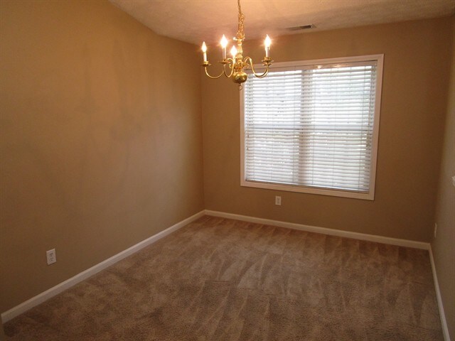 Foto del edificio - 1352 Westward Drive SW