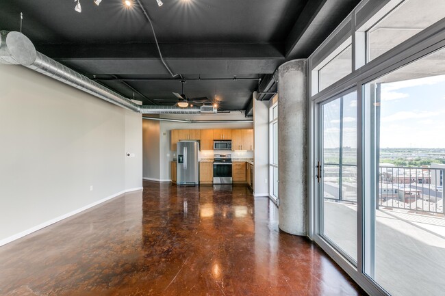 Building Photo - 1001 Belleview St