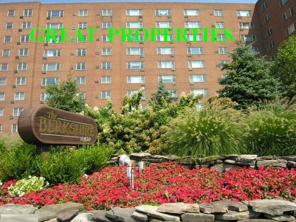 Primary Photo - 11820 Edgewater Dr