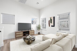 Building Photo - 112 Tolima Dove St