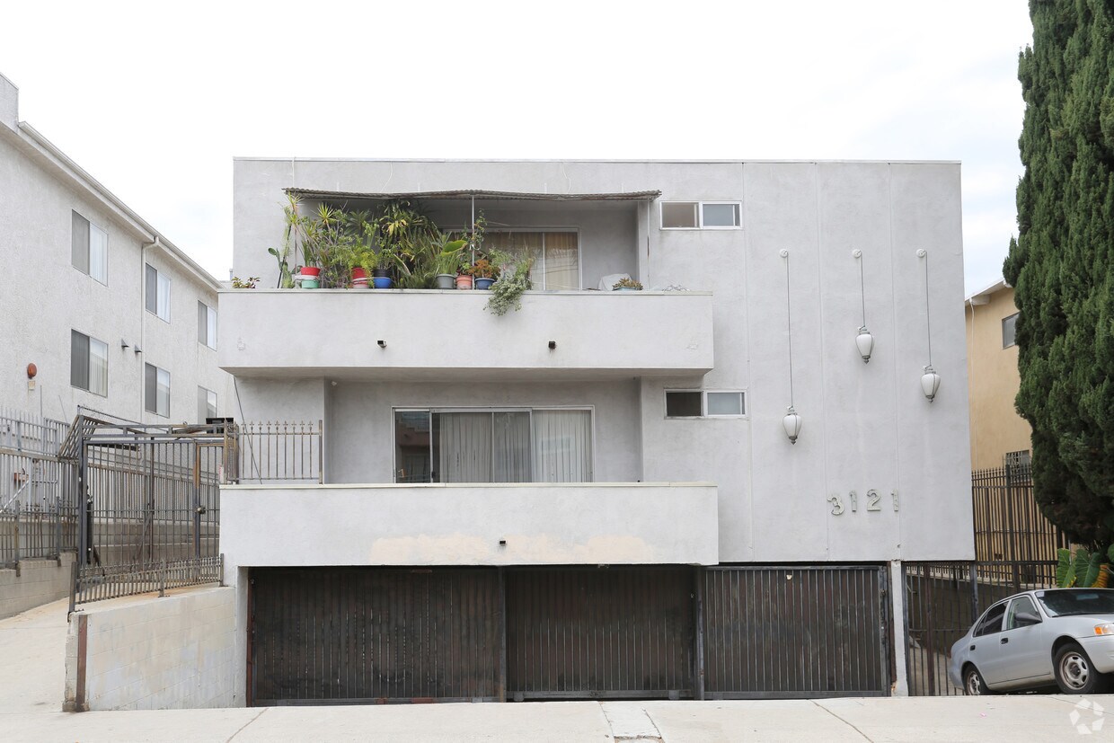 Foto del edificio - 3121 S Canfield Ave