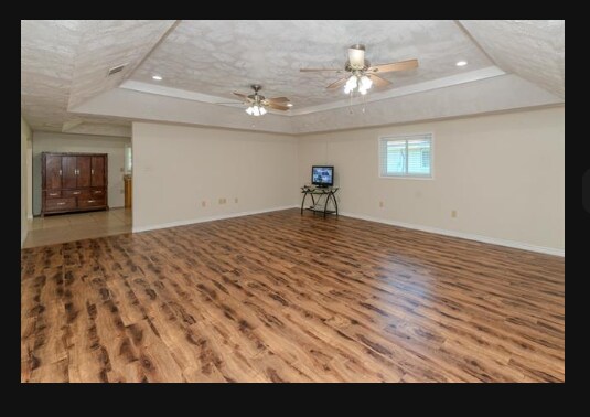 Building Photo - 320 Bell Ave