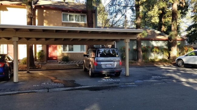 Building Photo - North Davis Condo-Available