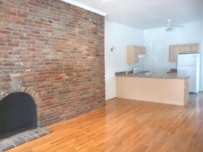 Building Photo - 1719 Buena Vista St