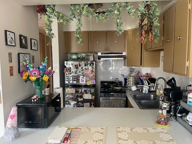 Building Photo - 5310 N Chester Ave