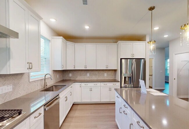 Building Photo - 130 Tawny Slope Ct