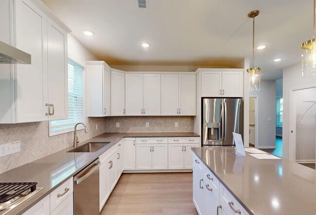 Foto del edificio - 130 Tawny Slope Ct