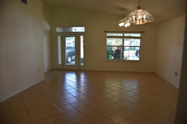 Building Photo - 224 Talquin Cove