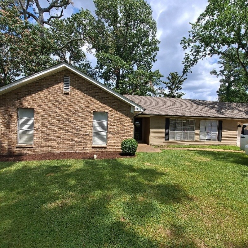 Primary Photo - 3470 Covington Pike