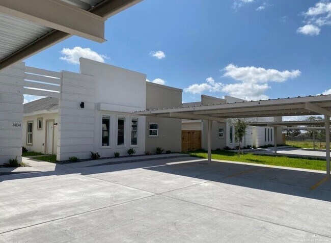 Foto del edificio - 1412 Lore Dr