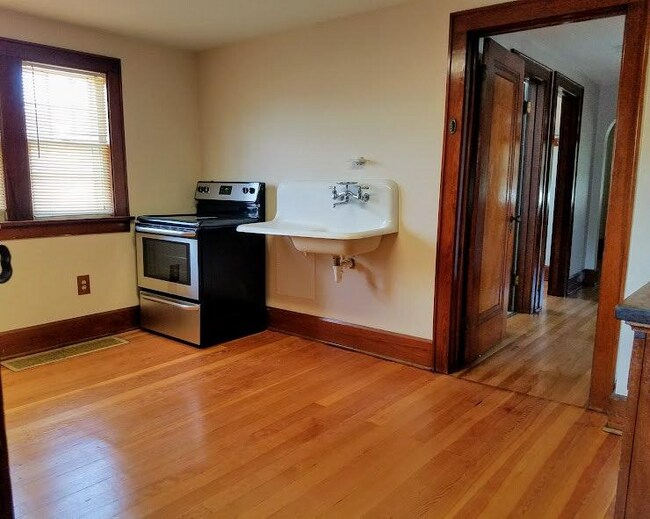Foto del edificio - 2016 Hickory Grove Ave