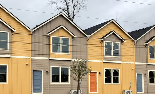 Building Photo - 1406 N Parkway Ave